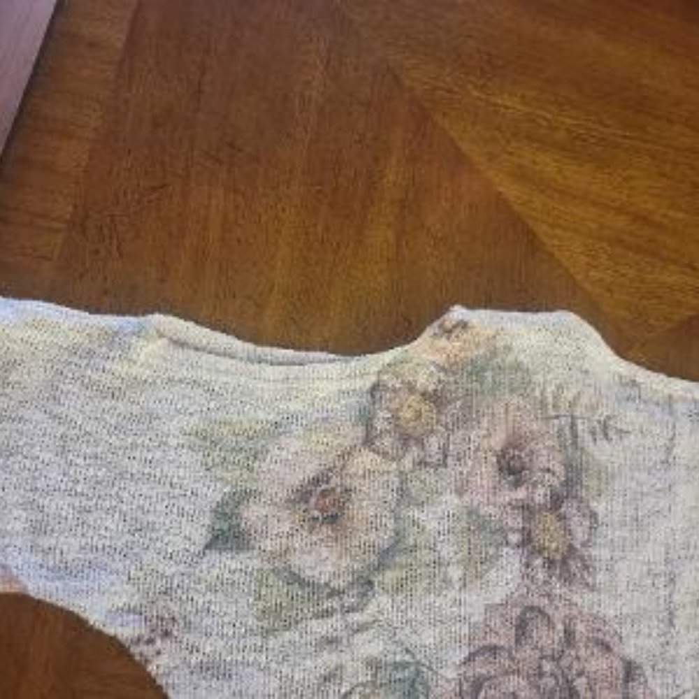 Ginger G Floral Top - Picture 8 of 11